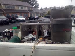 Best Construction Debris Removal  in Mason City, IA